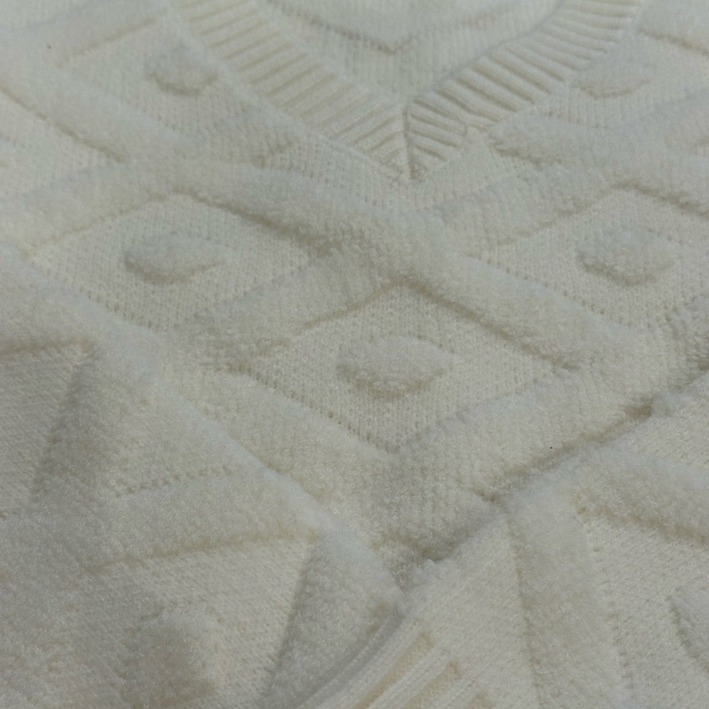 Okay Wear Textured Cream V-Neck Sweater - Picture 3 of 4